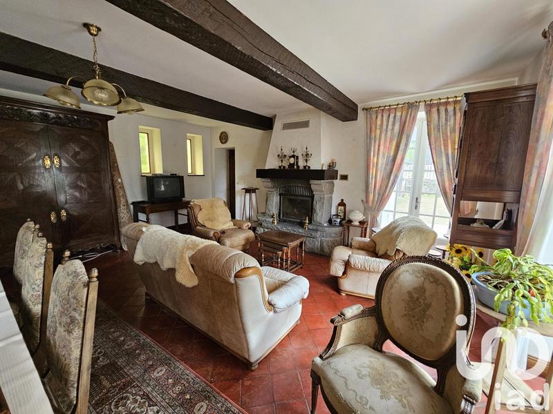 Maison - 230 m² - 9 pièces