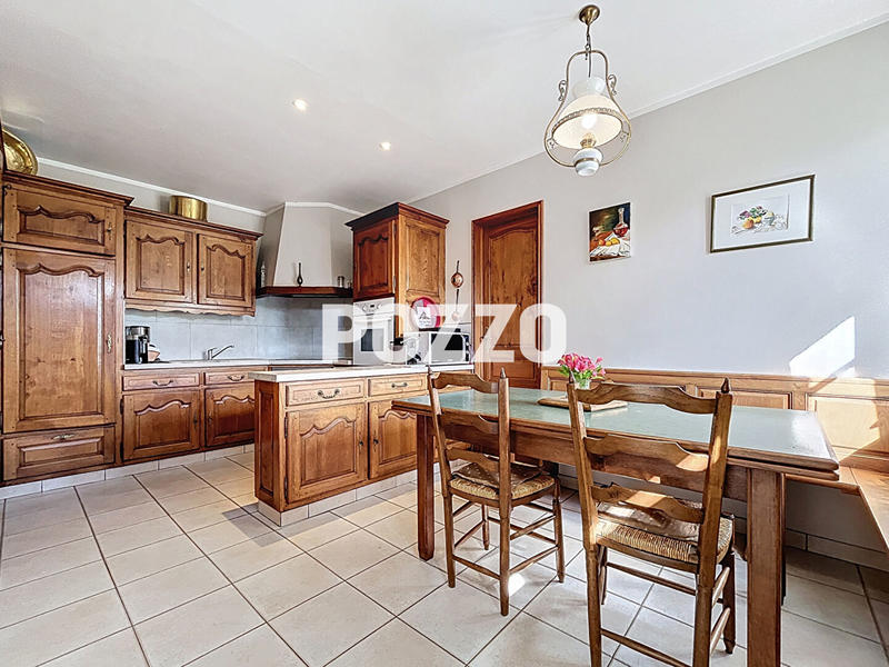 Maison - 207 m² - 10 pièces