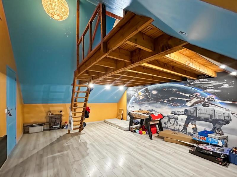 Propriété - 220 m² - 10 pièces