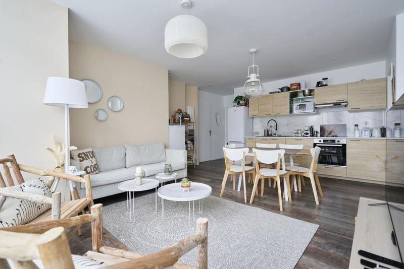 Appartement - 98 m² - 6 pièces