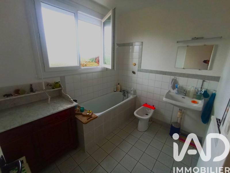 Maison - 92 m² - 5 pièces