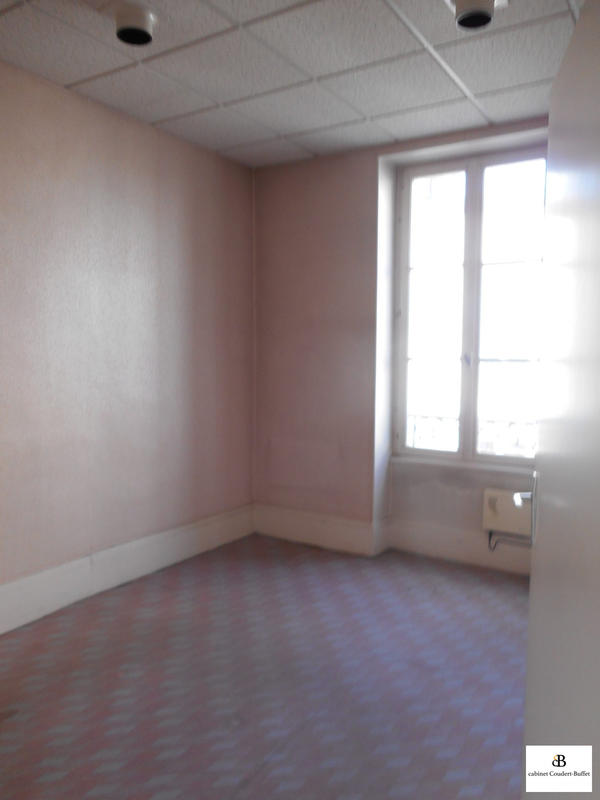 Local commercial - 243 m²