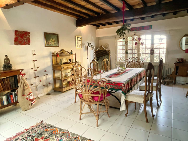 Maison - 260 m² - 9 pièces