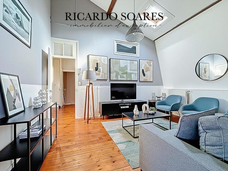 Demeure - 278 m² - 11 pièces