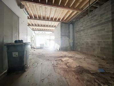 Local commercial - 150 m² - 3 pièces