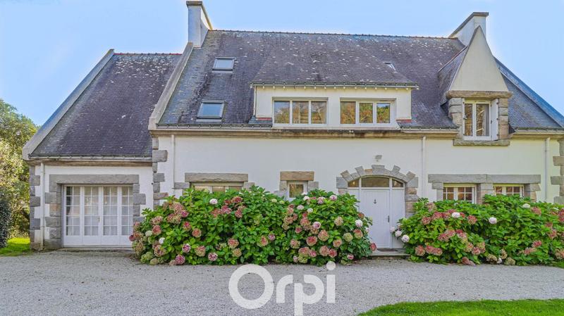 Propriété - 305 m² - 8 pièces