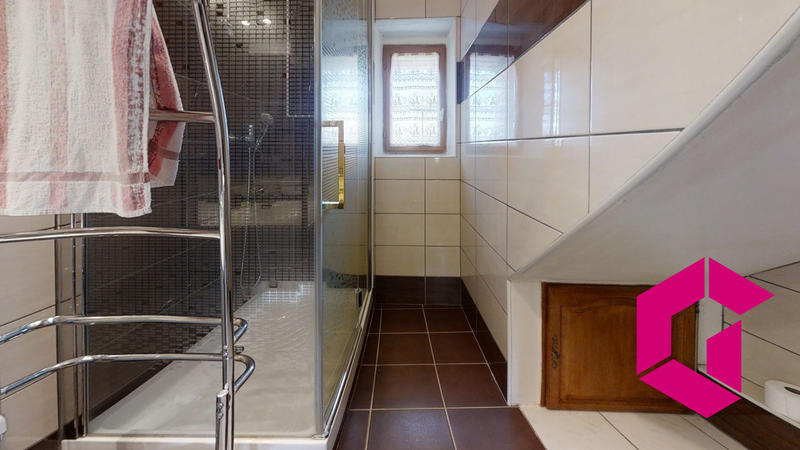 Maison - 350 m² - 8 pièces