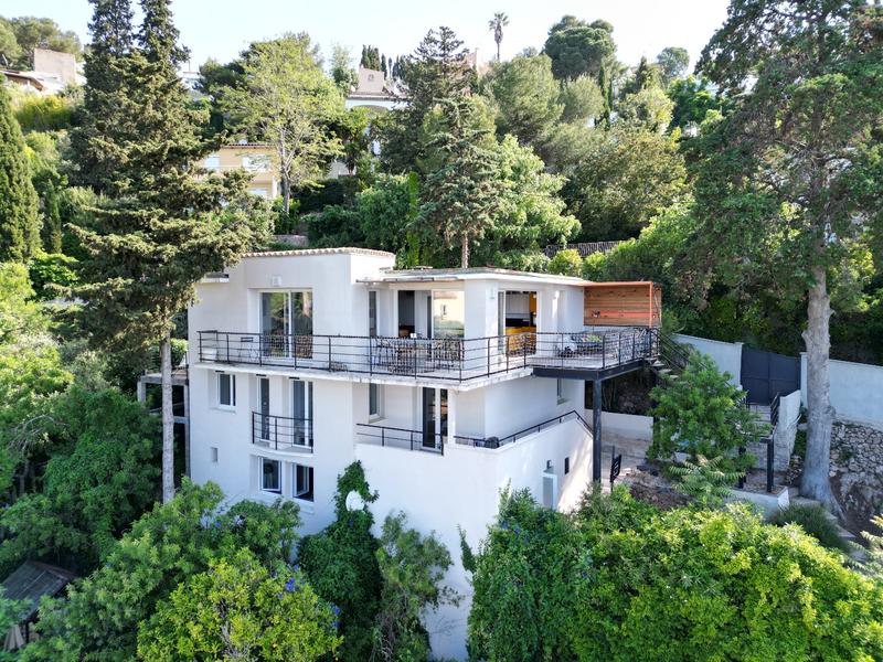 Maison - 192 m² - 5 pièces