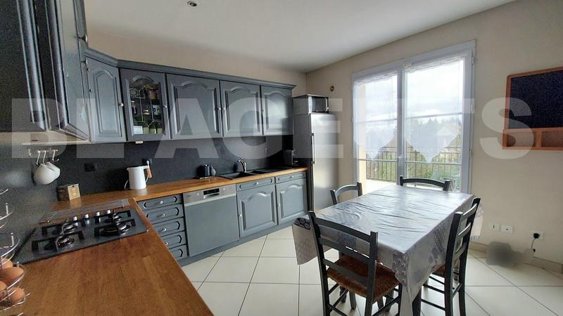 Maison - 177 m² - 9 pièces