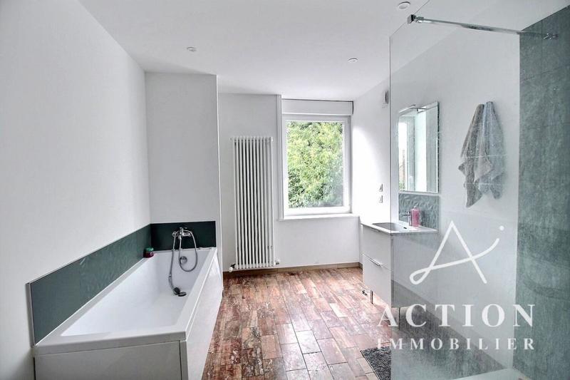 Maison - 289 m² - 8 pièces