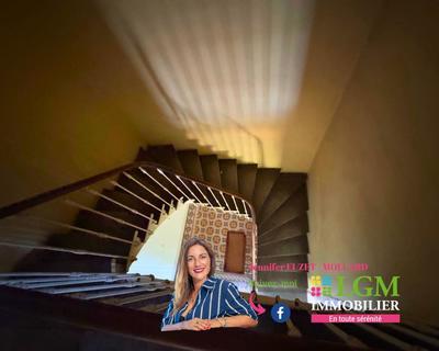 Maison - 300 m² - 11 pièces