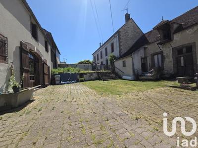 Maison - 280 m² - 8 pièces