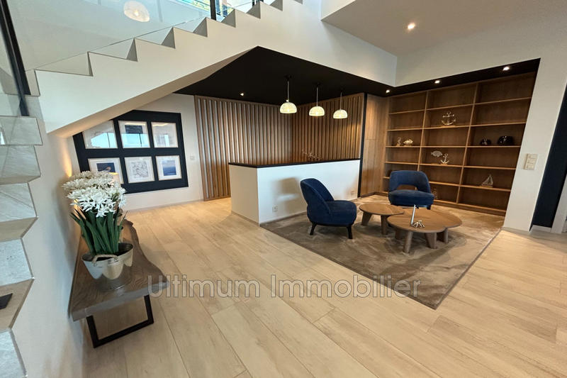 Villa - 380 m² - 7 pièces