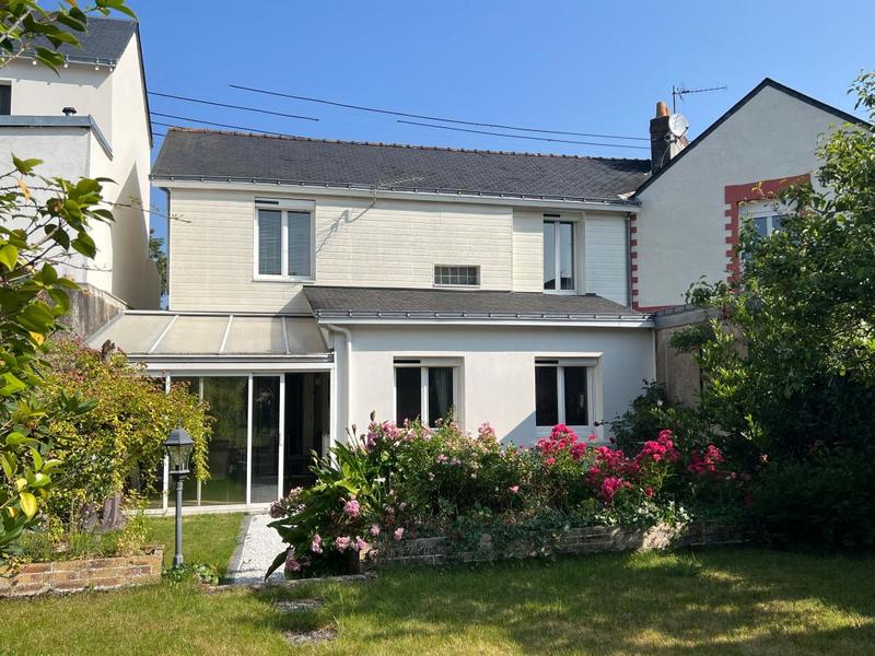 Maison - 121 m² - 5 pièces