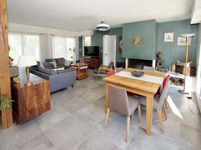 Maison - 181 m² - 7 pièces