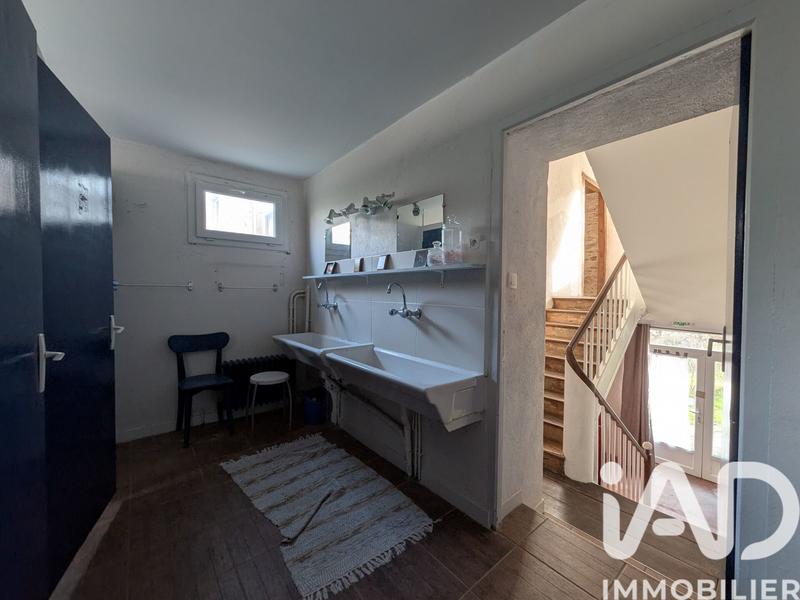 Maison - 302 m² - 12 pièces