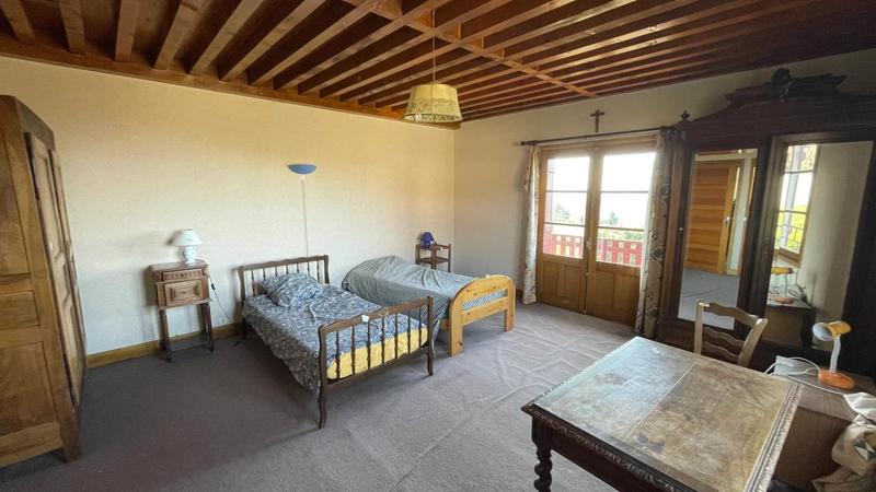 Maison - 251 m² - 13 pièces