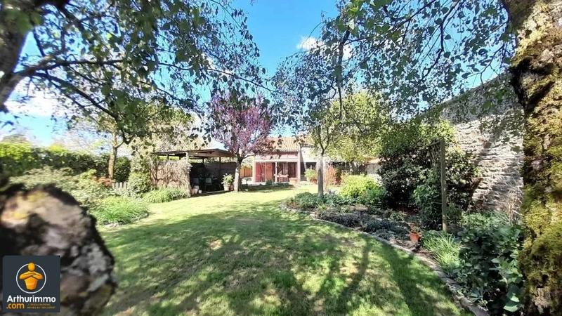 Maison - 182 m² - 6 pièces