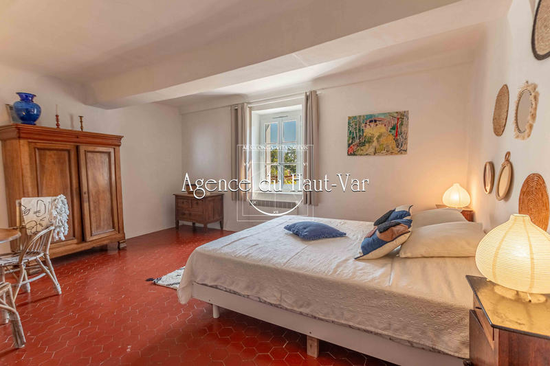 Propriété - 372 m² - 7 pièces