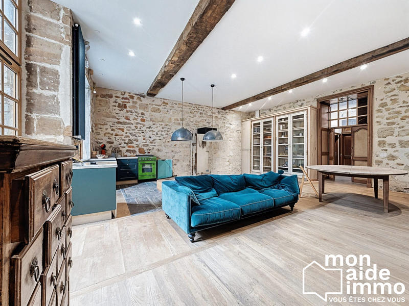 Maison - 300 m² - 12 pièces