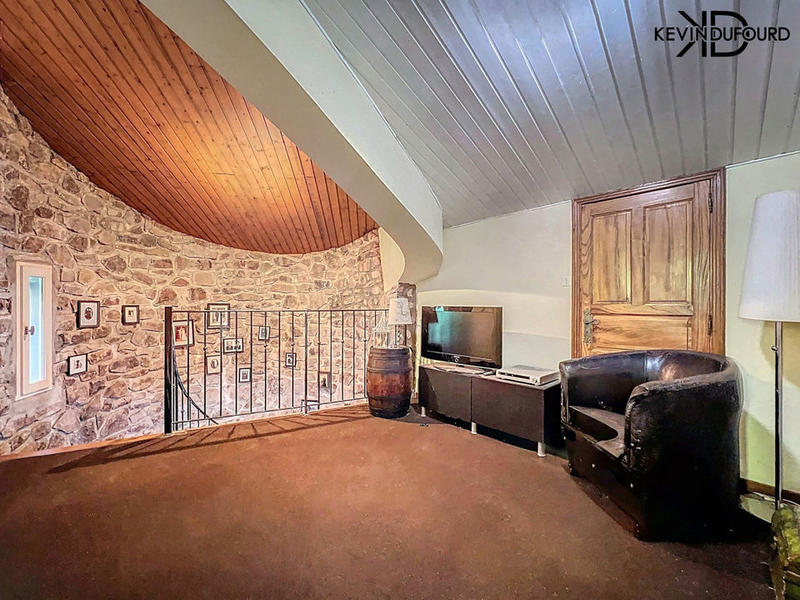 Maison - 200 m² - 7 pièces