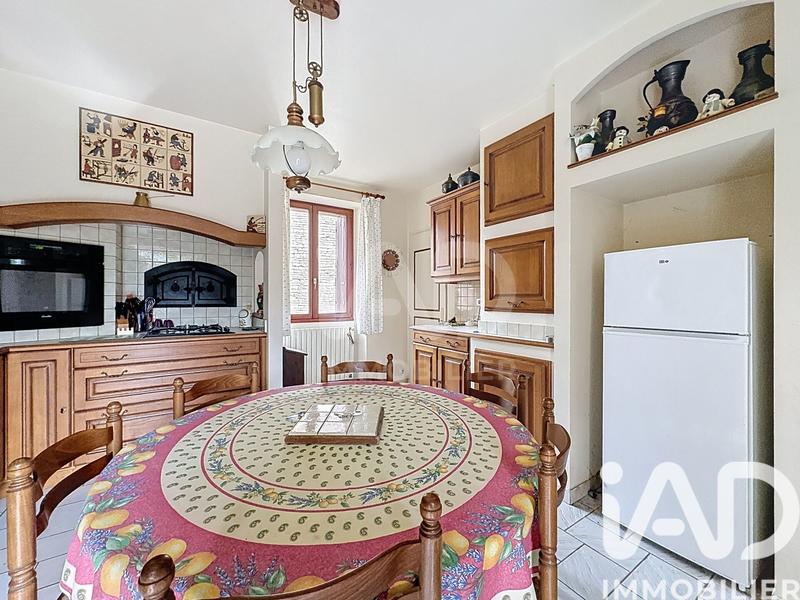 Maison - 200 m² - 7 pièces