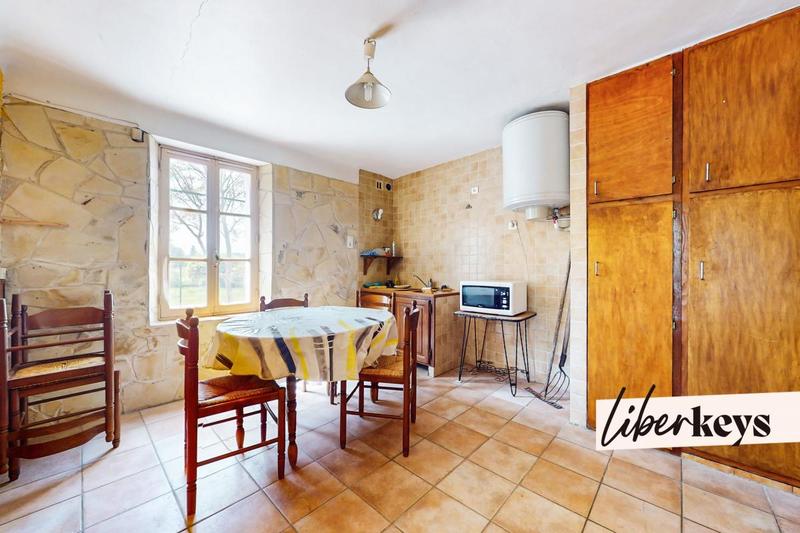 Propriété - 220 m² - 12 pièces