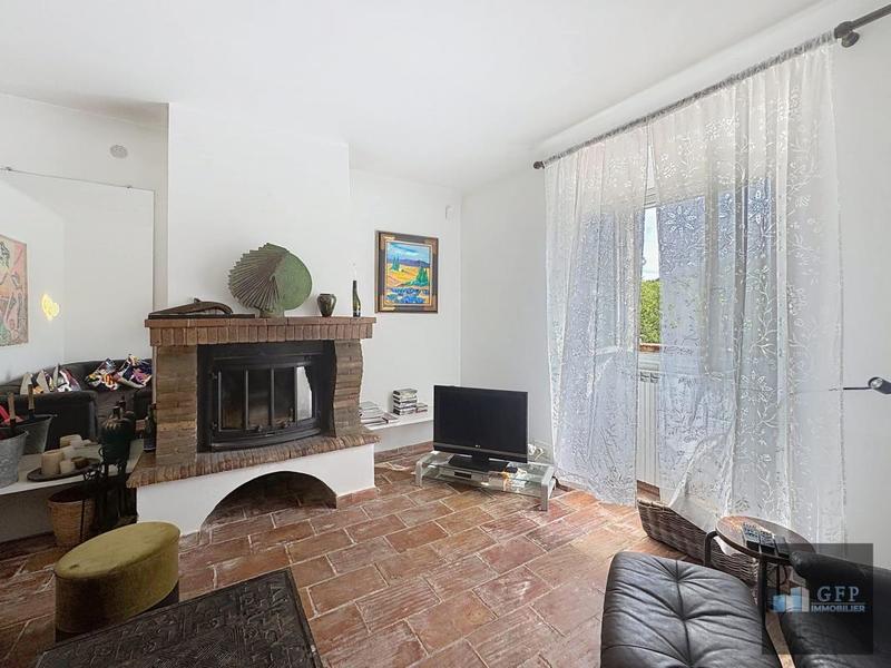 Villa - 401 m² - 8 pièces