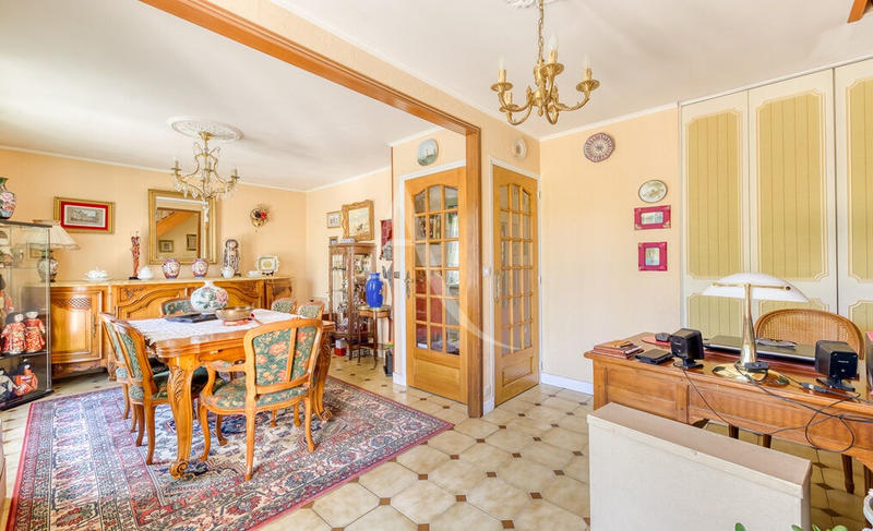 Maison - 100 m² - 6 pièces