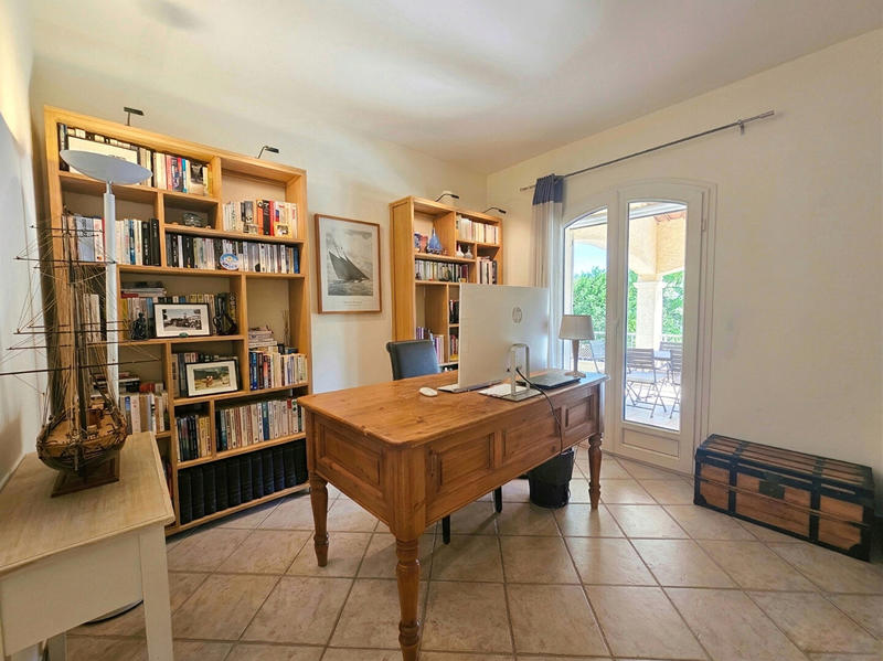 Maison - 220 m² - 6 pièces