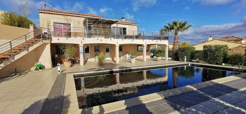 Maison - 240 m² - 6 pièces