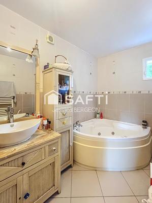 Maison - 172 m² - 7 pièces