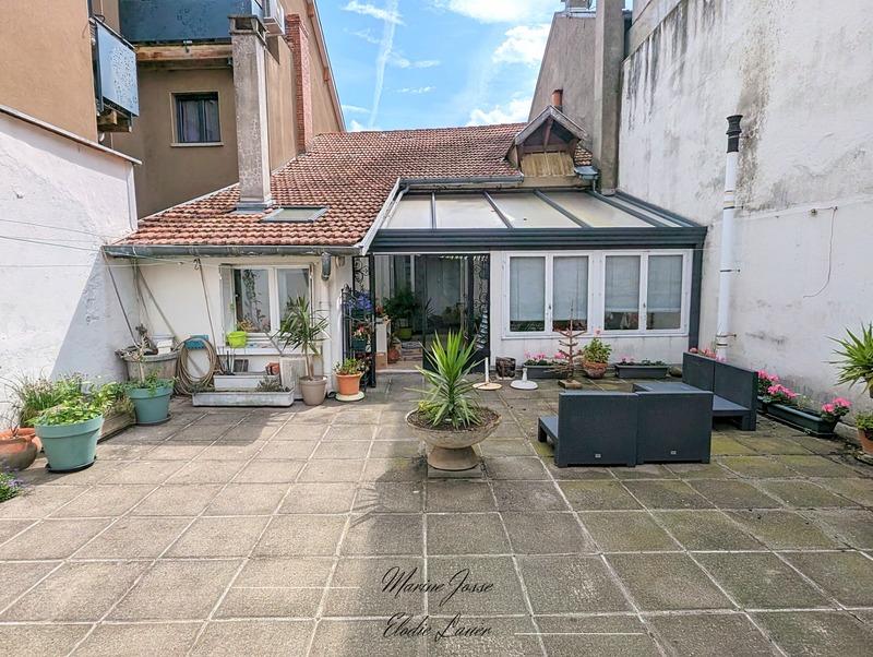 Maison de ville - 218 m² - 6 pièces