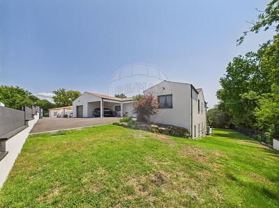 Villa - 245 m² - 7 pièces