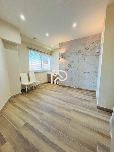 Local d'activités - 309 m²