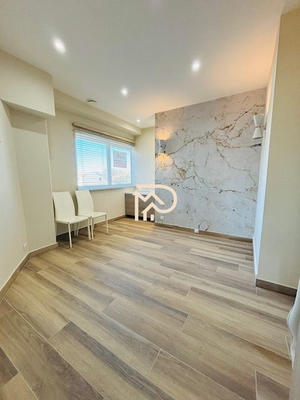 Local d'activités - 309 m²