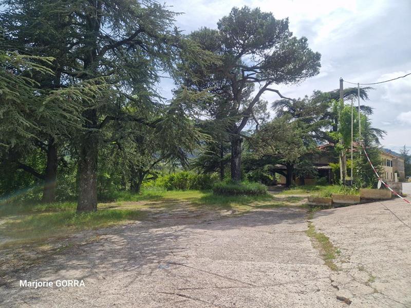 Maison - 330 m² - 9 pièces