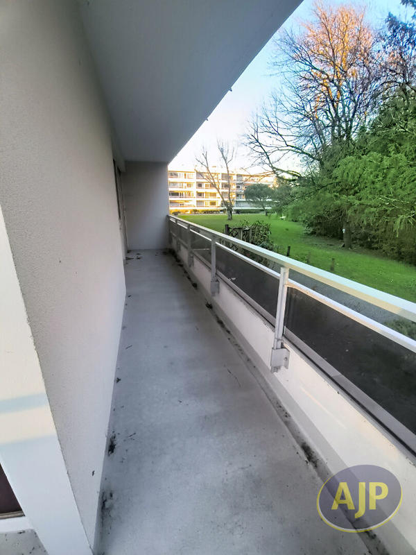 Appartement - 100 m² - 4 pièces