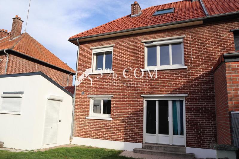 Maison - 93 m² - 5 pièces