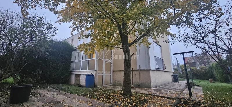 Maison - 100 m² - 7 pièces