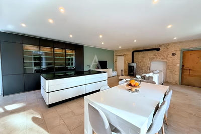 Maison - 268 m² - 6 pièces