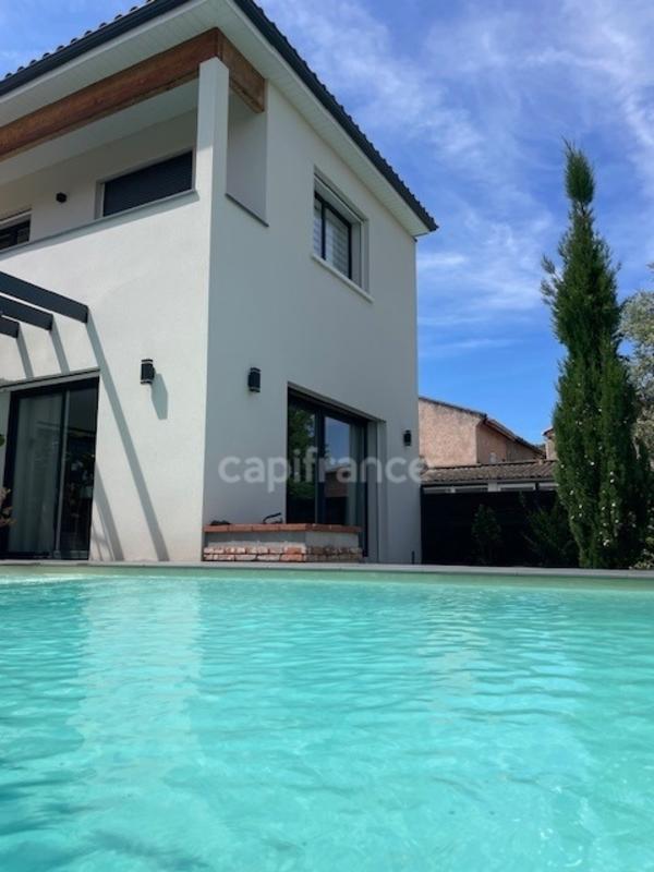 Maison - 204 m² - 7 pièces