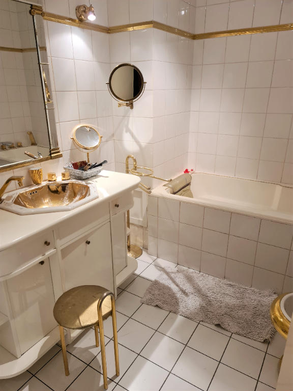 Appartement - 98 m² - 5 pièces