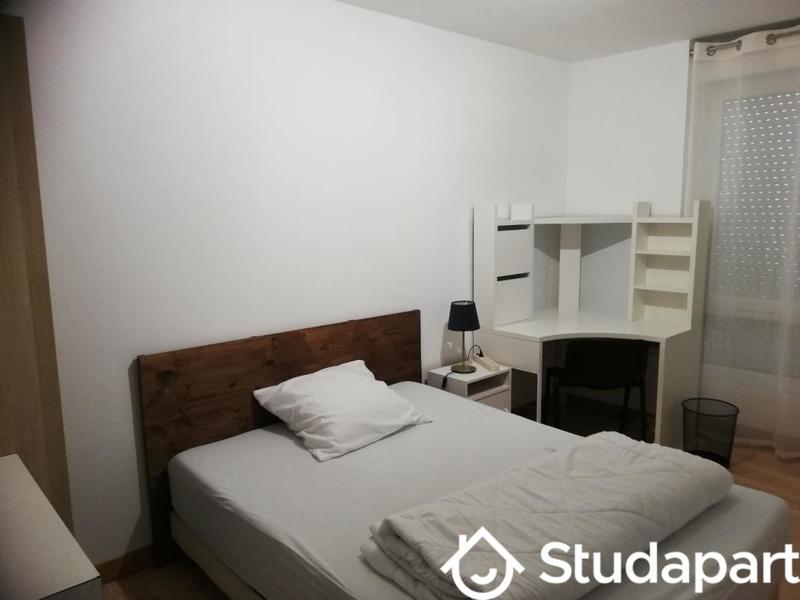 Chambre - 11 m² - 1 pièce