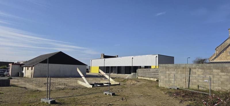 Local commercial - 336 m² - 1 pièce