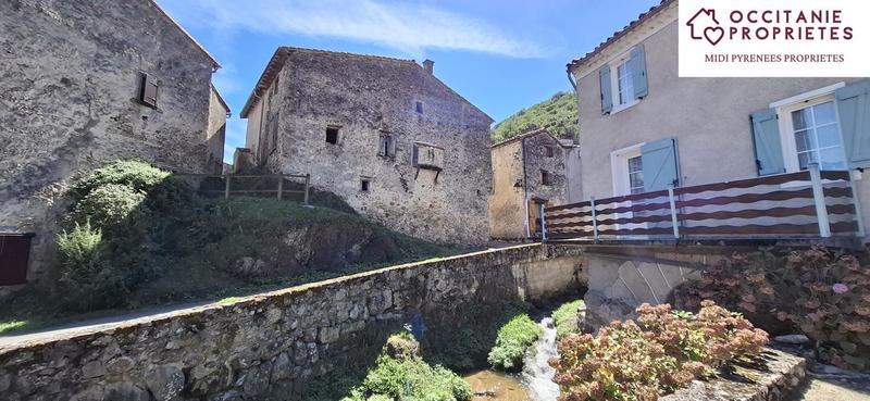 Maison de village - 130 m² - 1 pièce