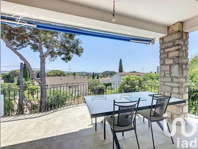 Maison - 180 m² - 9 pièces