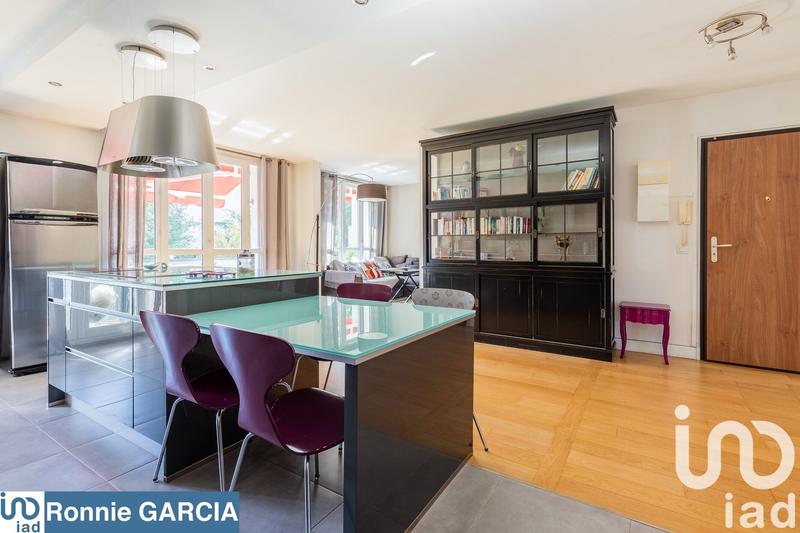 Appartement - 93 m² - 5 pièces