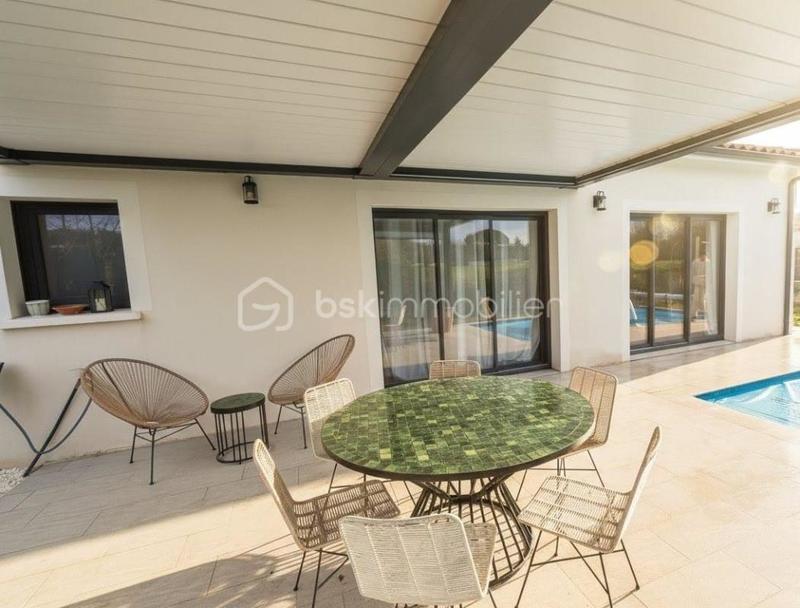 Villa - 145 m² - 6 pièces