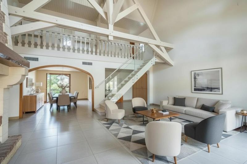 Maison - 200 m² - 8 pièces